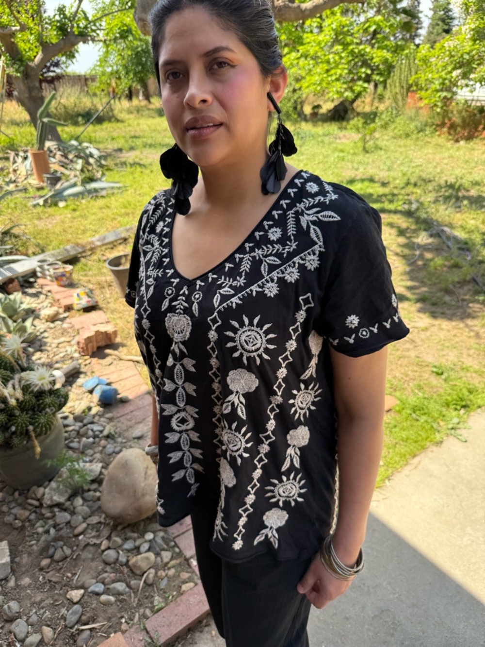 Johnny Was Black Short-Sleeve Tee with Cream Floral Embroidery XL - Picture 2 of 5